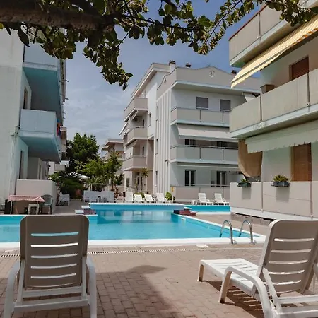 Holiday Club Residence Alba Adriatica Exterior foto