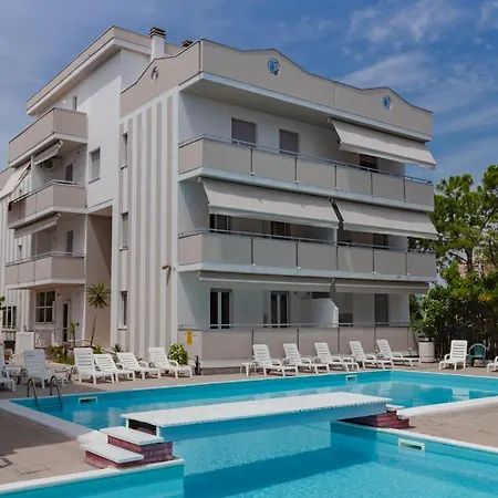 Holiday Club Residence Alba Adriatica Exterior foto