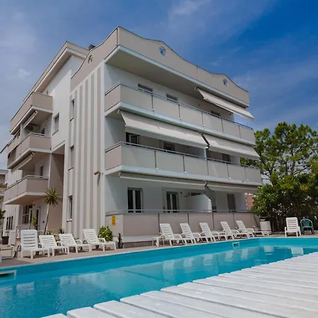 Holiday Club Residence Alba Adriatica Exterior foto
